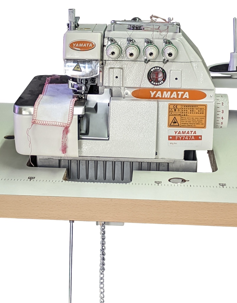 MAQUINA OVERLOCK IND YAMATA 747A